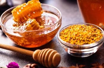 miere de manuka sau propolis